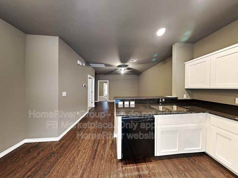 912 Southwest 91st Street - Photo 6 of 21