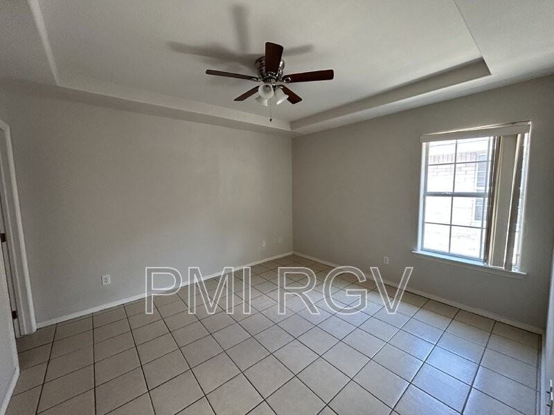 913 E Daffodil - Photo 7 of 15