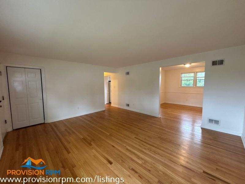 4002 22nd Avenue - Photo 4 of 35