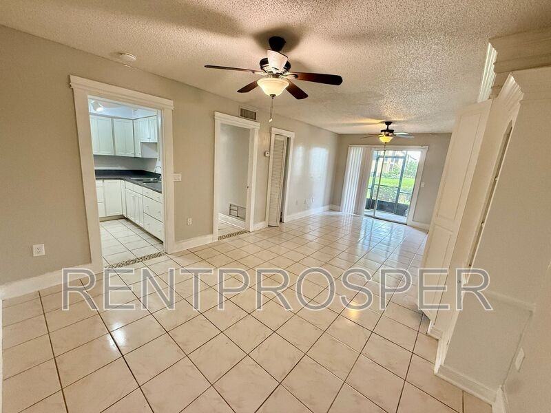 938 Lake Destiny Rd - Photo 3 of 21