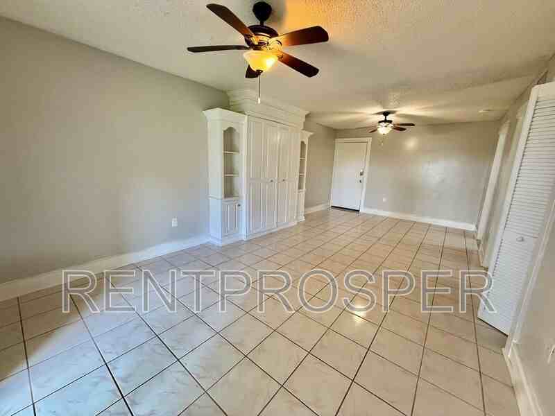 938 Lake Destiny Rd - Photo 5 of 21