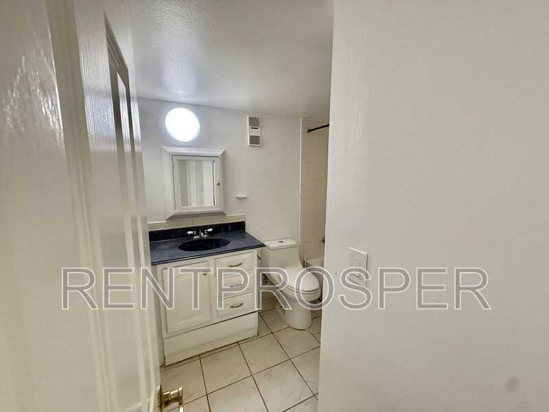 938 Lake Destiny Rd - Photo 7 of 21