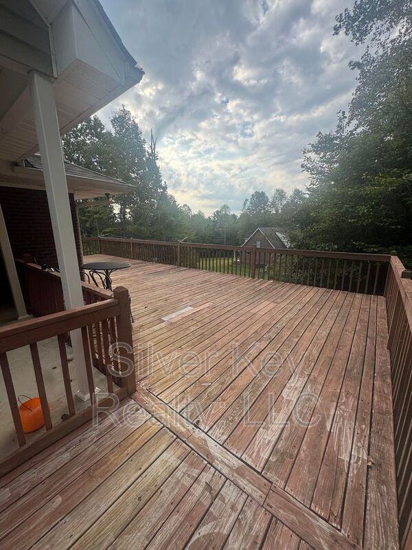 1339 English Ln - Photo 4 of 29