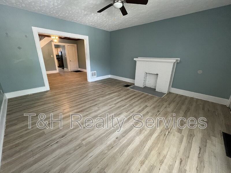 2950 Ruckle St - Photo 5 of 17