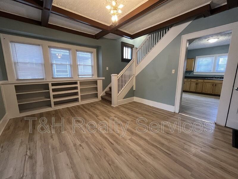 2950 Ruckle St - Photo 7 of 17