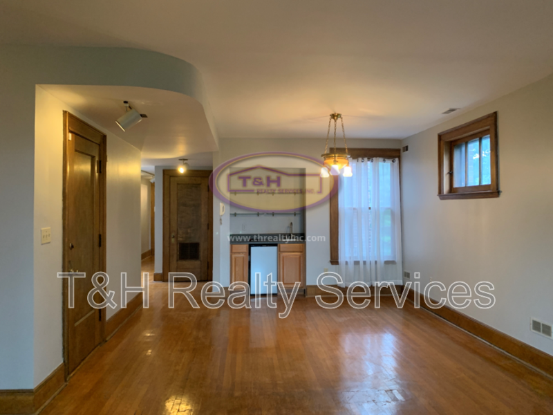 1827 N Talbott St #5 - Photo 7 of 35