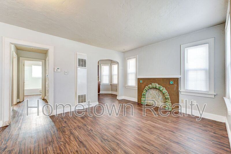 1524 Sw Binkley St - Photo 4 of 24