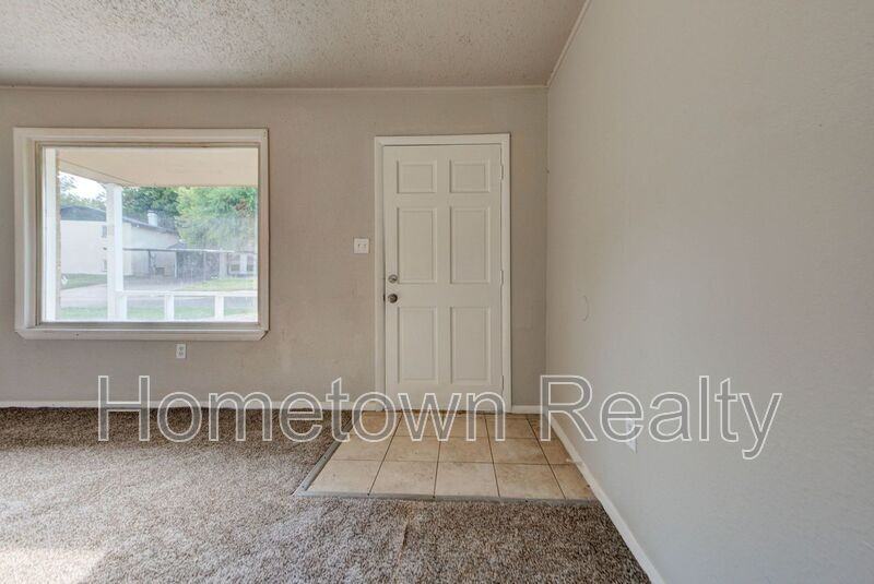 2401 Piccadilly Cir - Photo 4 of 30