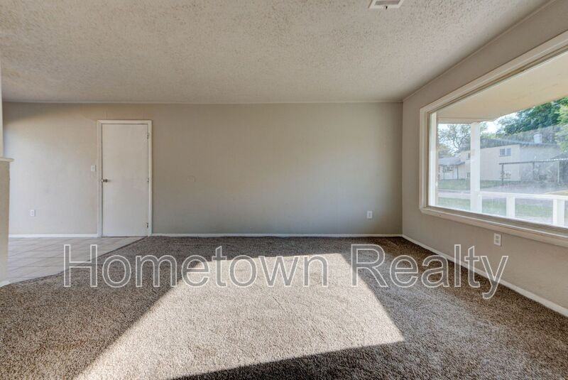 2401 Piccadilly Cir - Photo 6 of 30