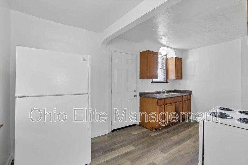 1753 E Frankfort St - Photo 7 of 24