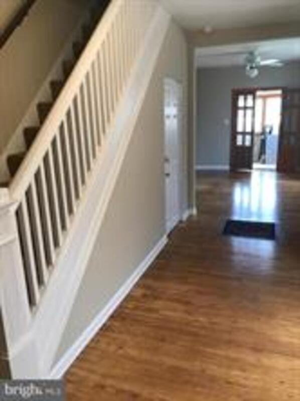 235 Riverview Ave - Photo 3 of 8