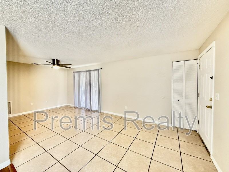 123 Loblolly Ct #D - Photo 5 of 34