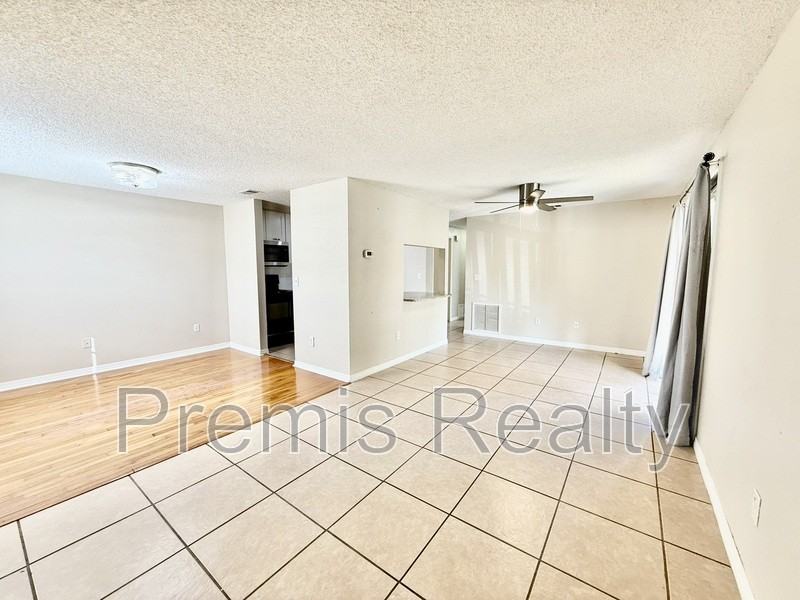 123 Loblolly Ct #D - Photo 6 of 34