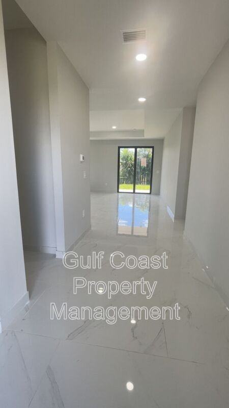 1114 Nw 22nd Ter - Photo 3 of 22