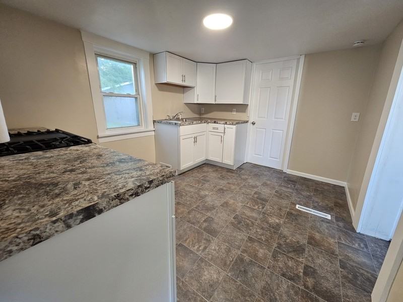 1314 S 17th St - Photo 4 of 10