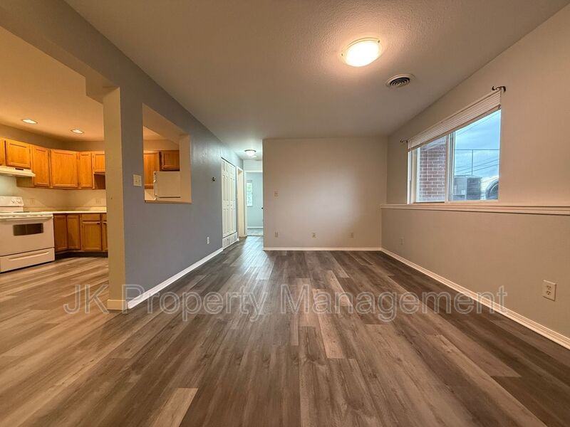 3409 11th Ave S #02 - Photo 3 of 22