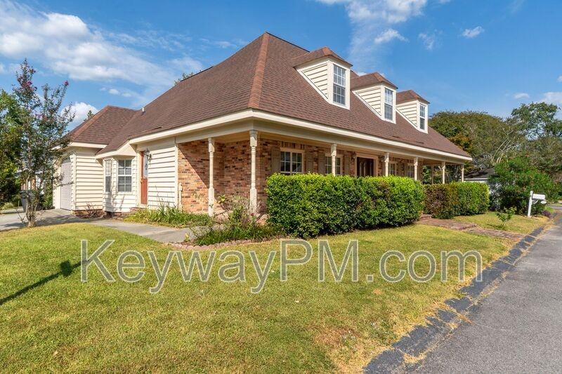 15 Mulberry Ln - Photo 3 of 39