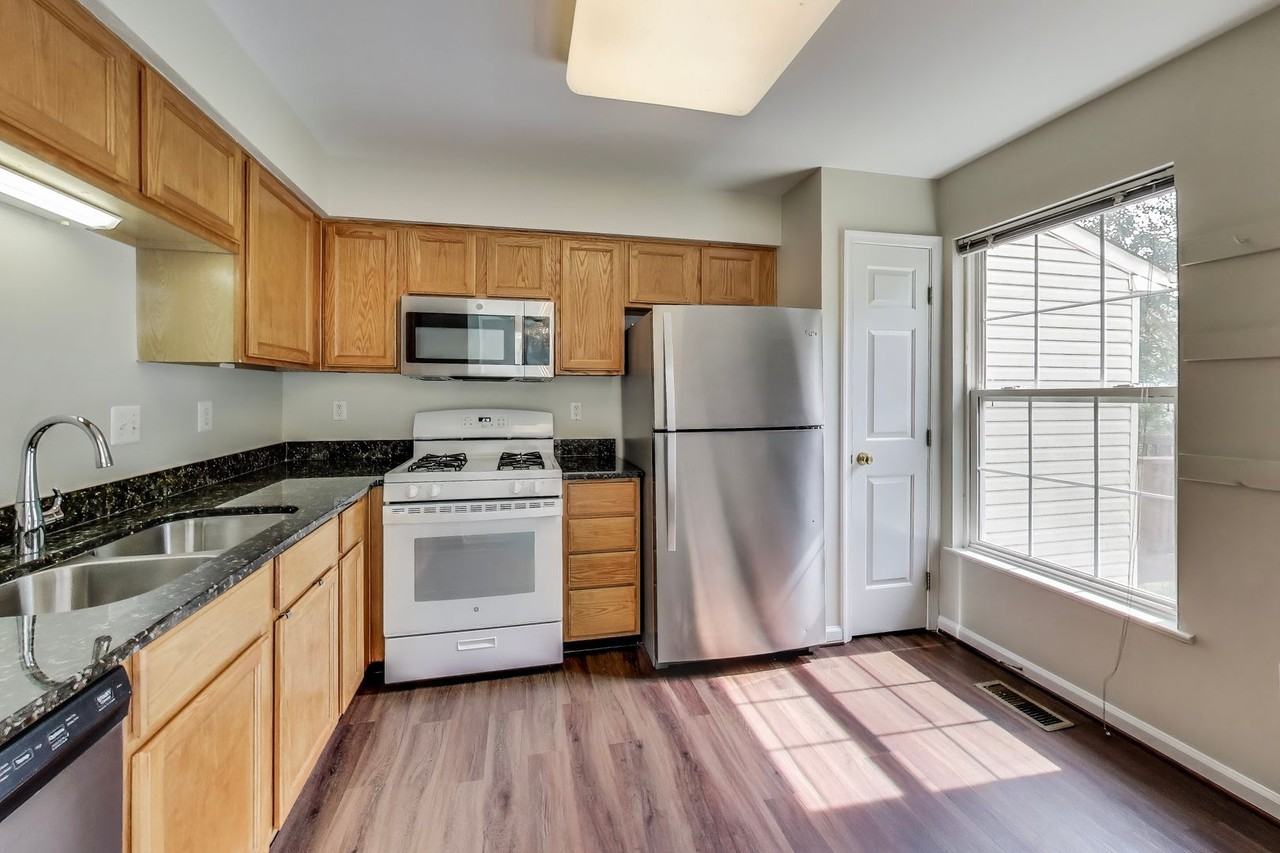 13504 Hayworth Drive - Photo 2 of 37