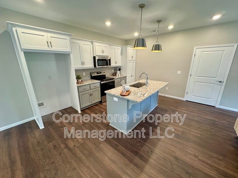 801 Highland Dr - Photo 3 of 14