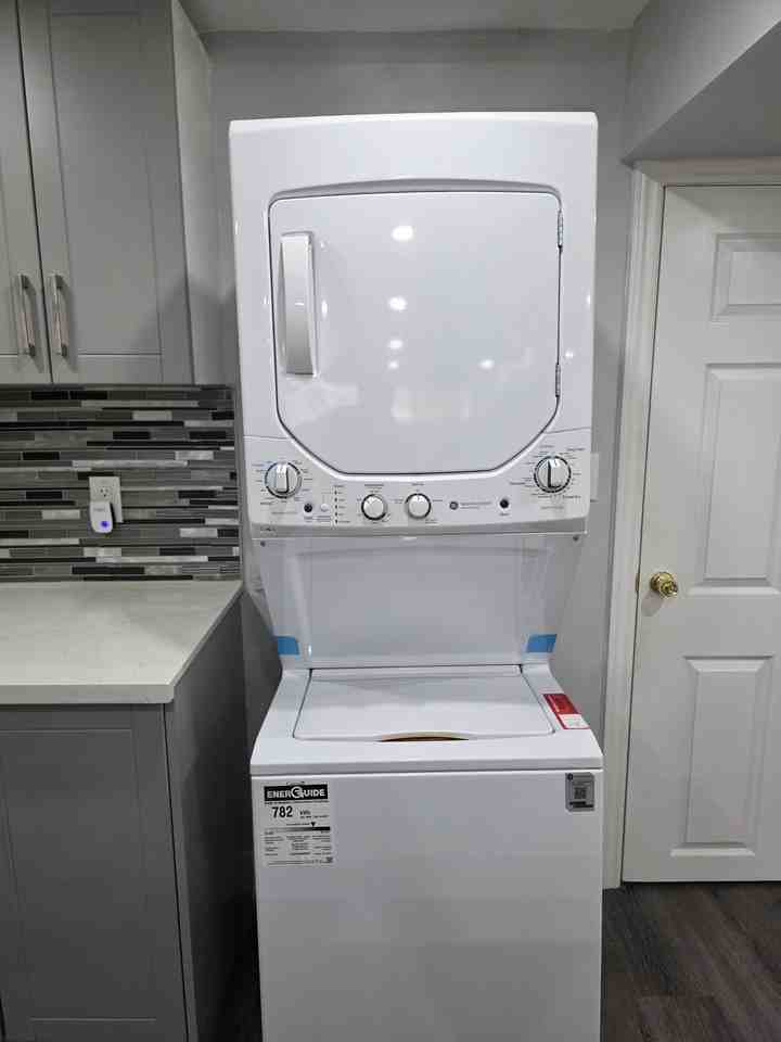 98 Futura Drive - Photo 2 of 15