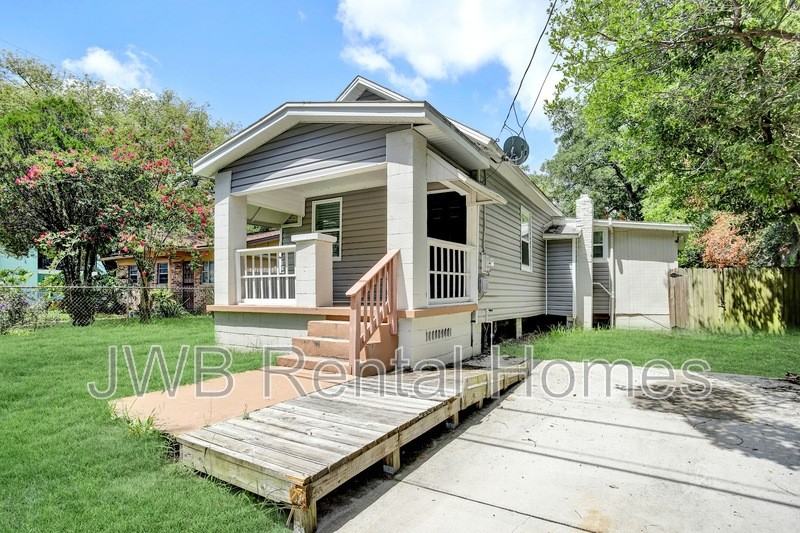 3310 Franklin St - Photo 3 of 17