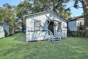 featured image of 1547 Francis St