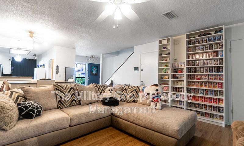 4814 Kingsmeadow Ln - Photo 3 of 31