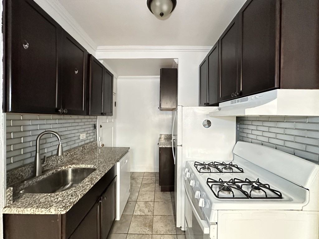 1361 W Estes Ave #1V - Photo 2 of 21