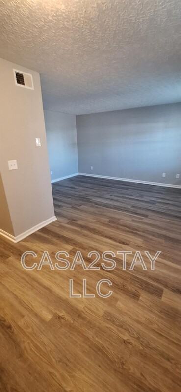 668 Knox Blvd #14 - Photo 3 of 8