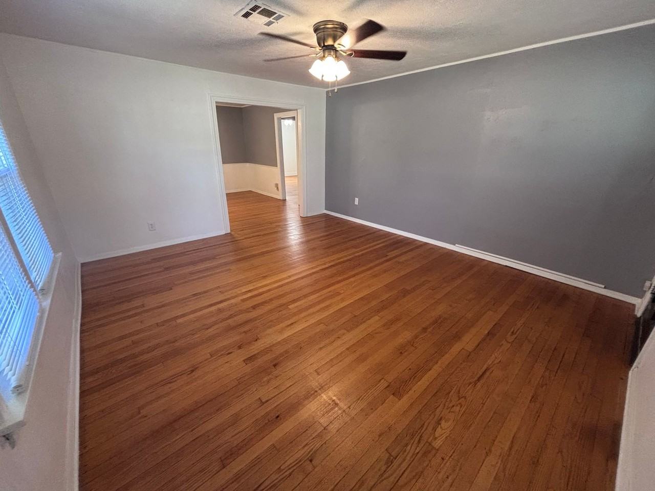 528 North Boulevard Street - Photo 4 of 17