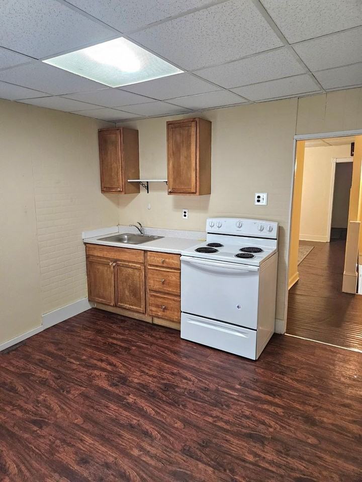 1538 Point Breeze Ave 2nd Fl - Photo 7 of 12