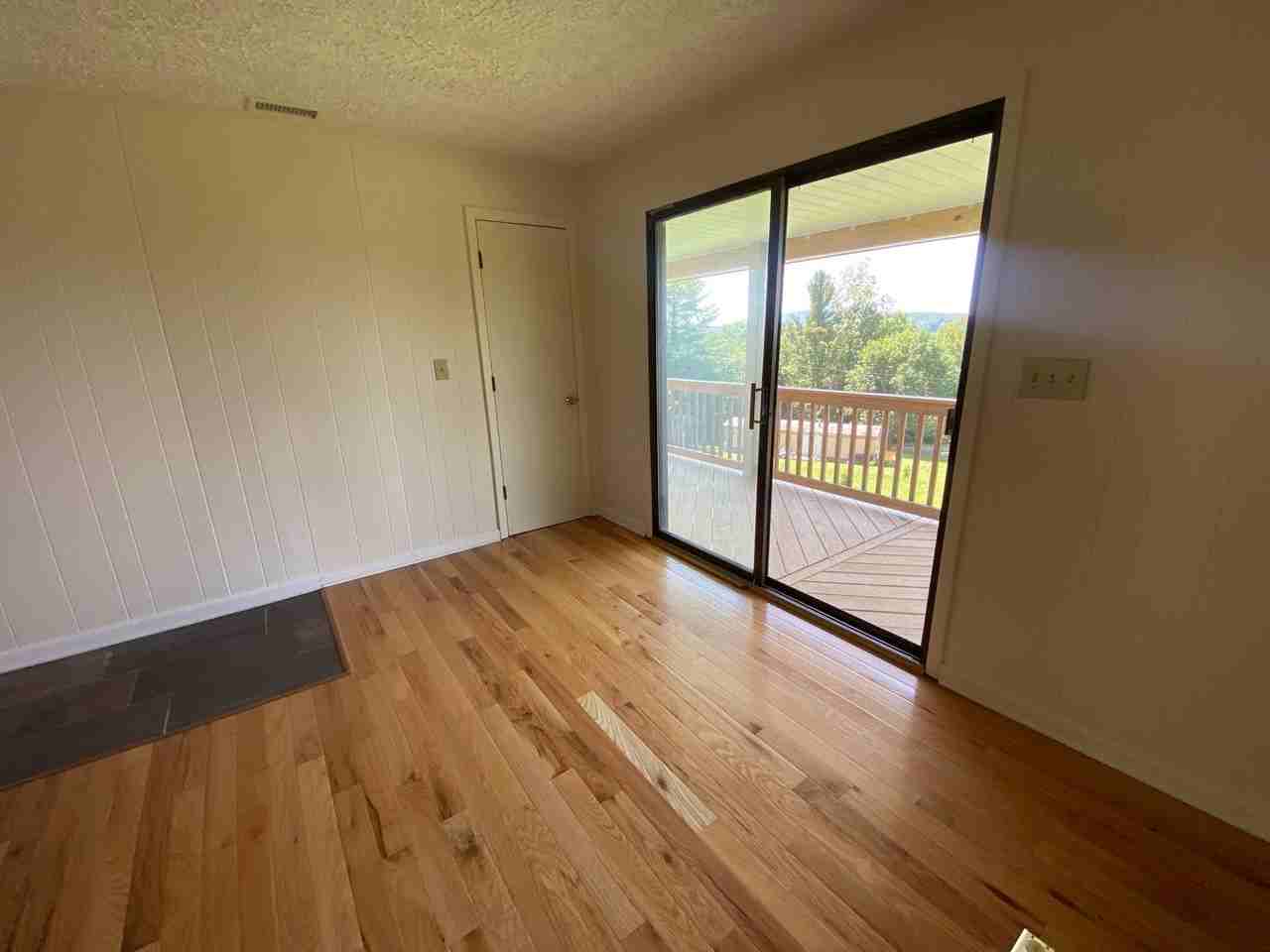 258 Wilcox Dr - Photo 4 of 14