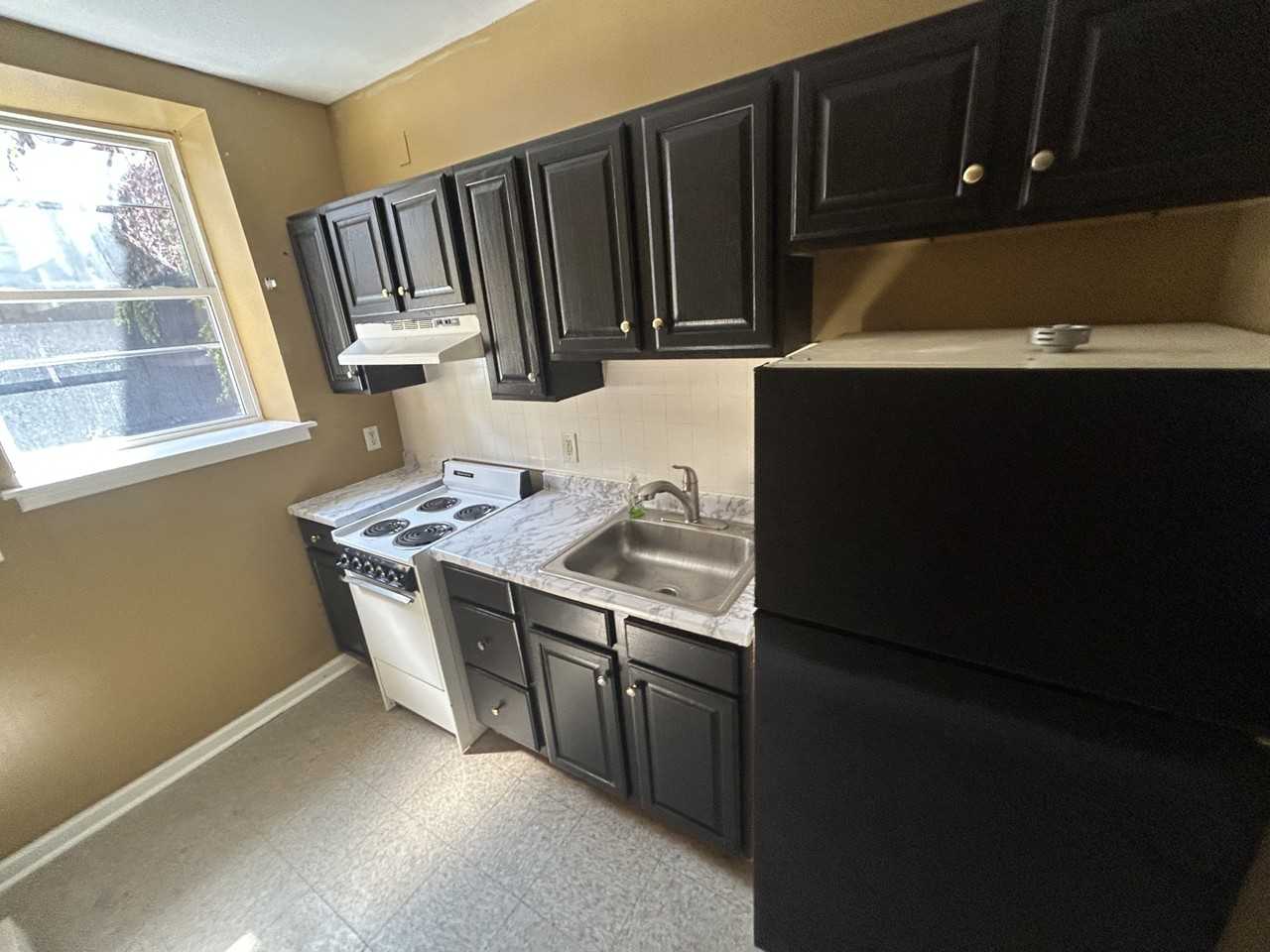 212 N 6th St - Photo 3 of 16