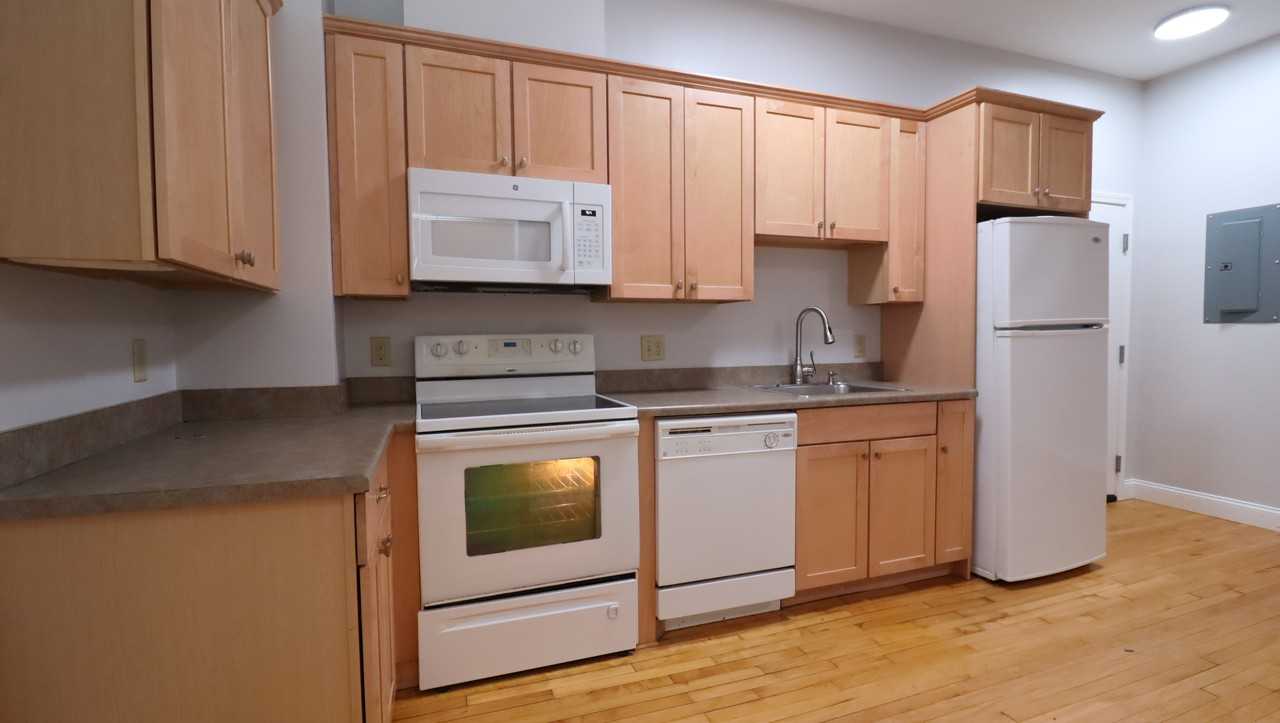 19 - 25 High Street - Photo 3 of 37