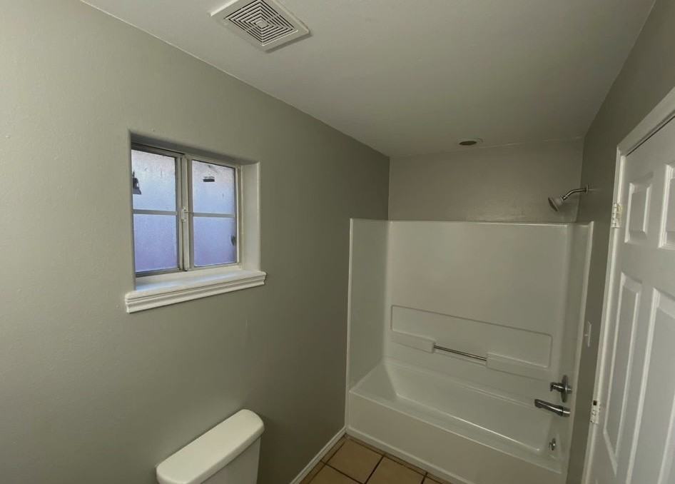 McAllen Square Apartments - Photo 6 of 11