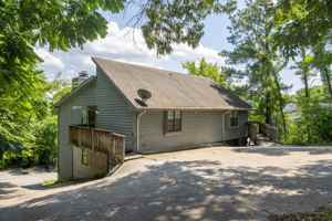 featured image of 34 Woodlawn Dr