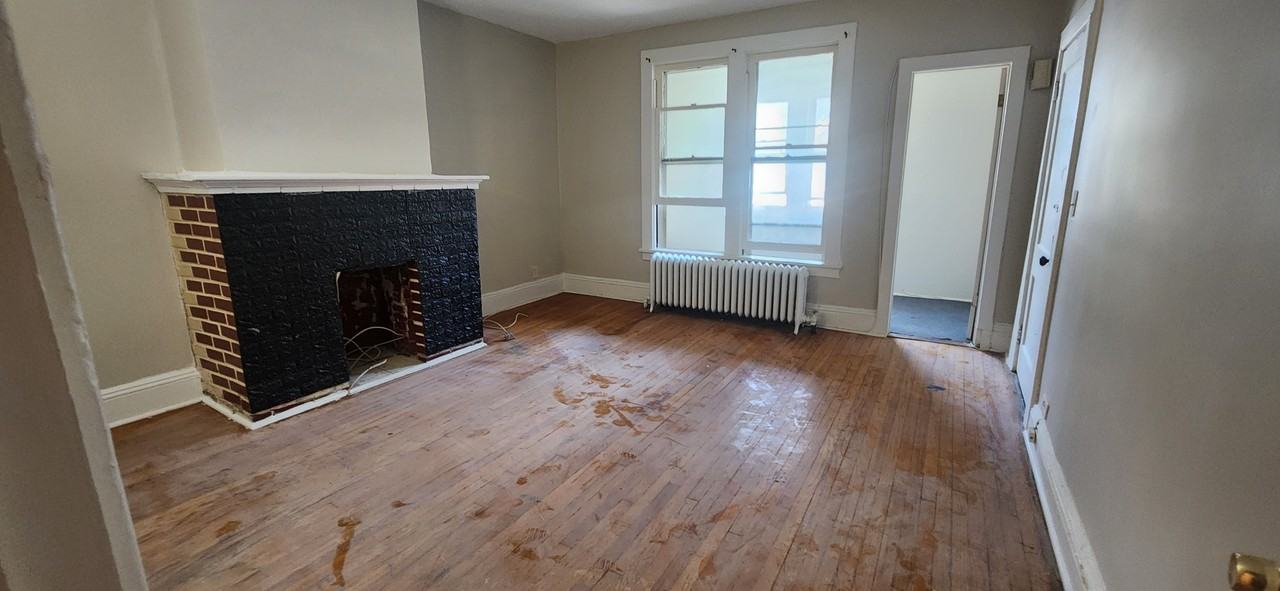 542 Washington - Photo 2 of 17