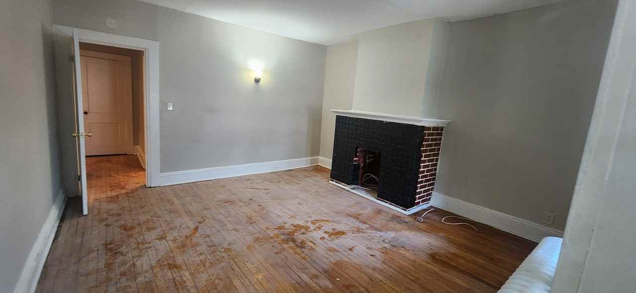 542 Washington - Photo 3 of 17