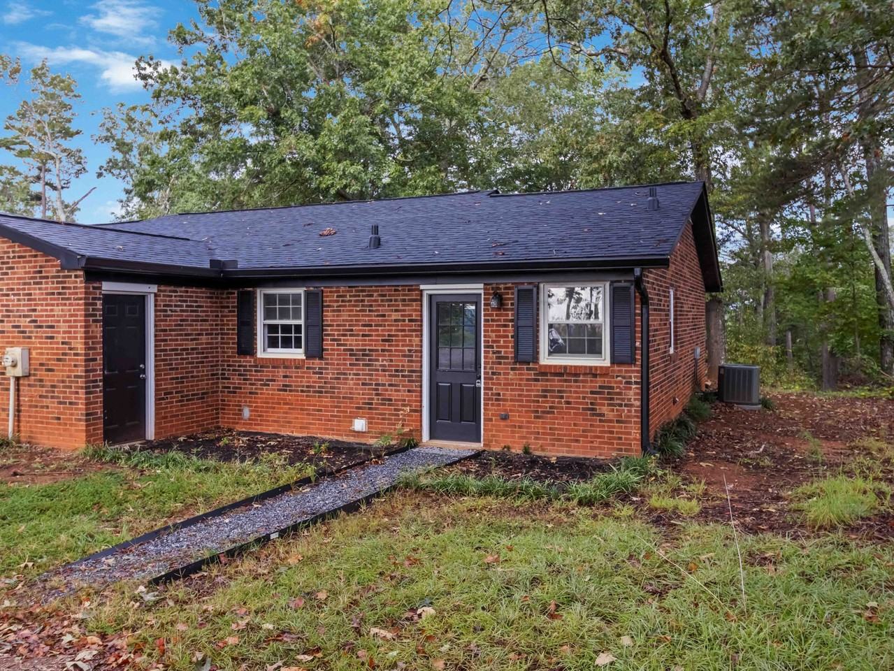 1179 Lake Bowen Dam Road - Photo 2 of 26