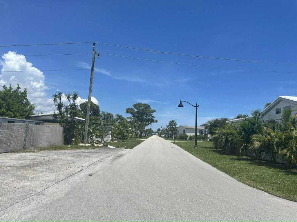 6980 41st Ave N #854 - Photo 2 of 36