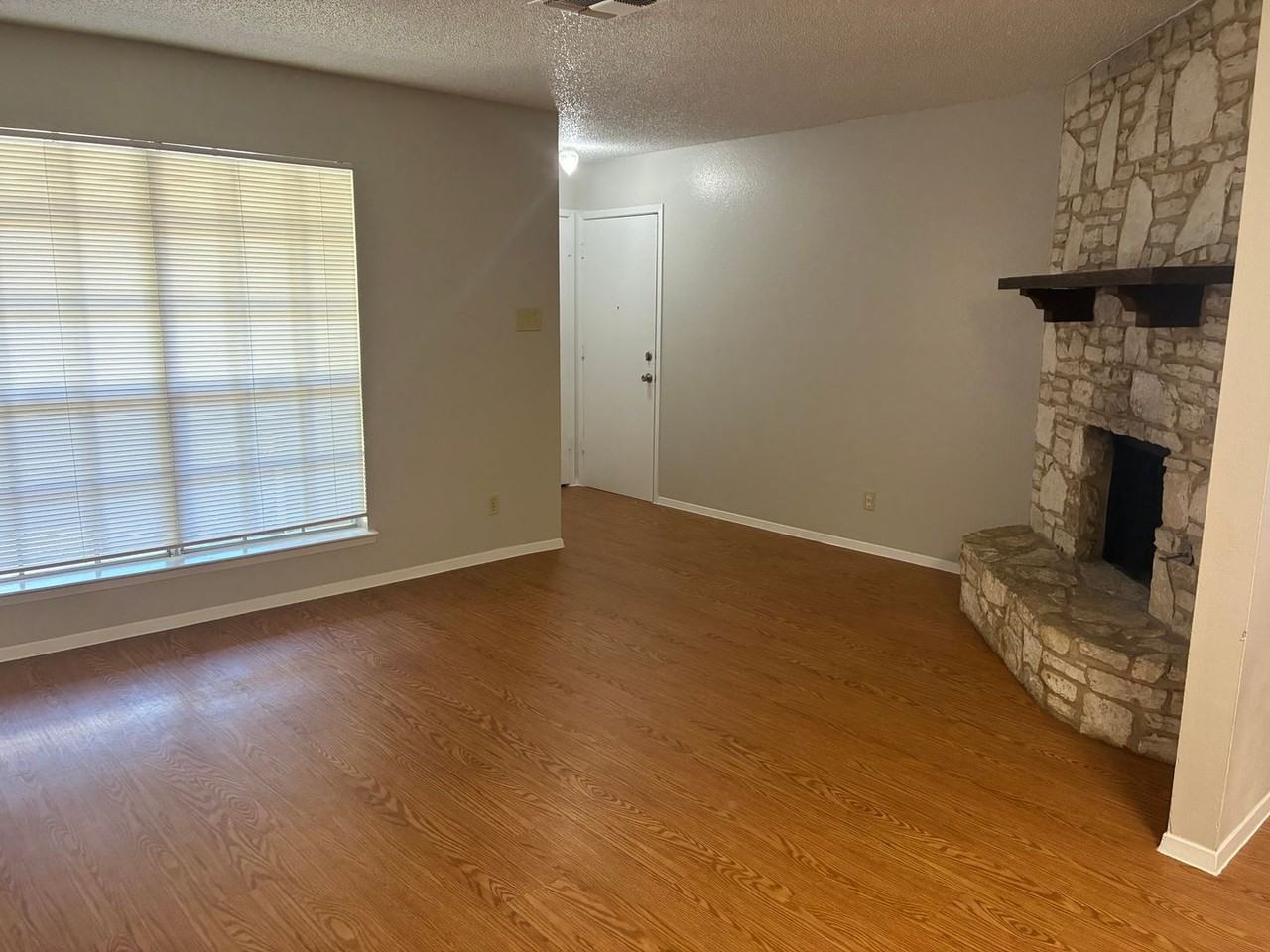 4713 Echo Bend Cir - Photo 3 of 24