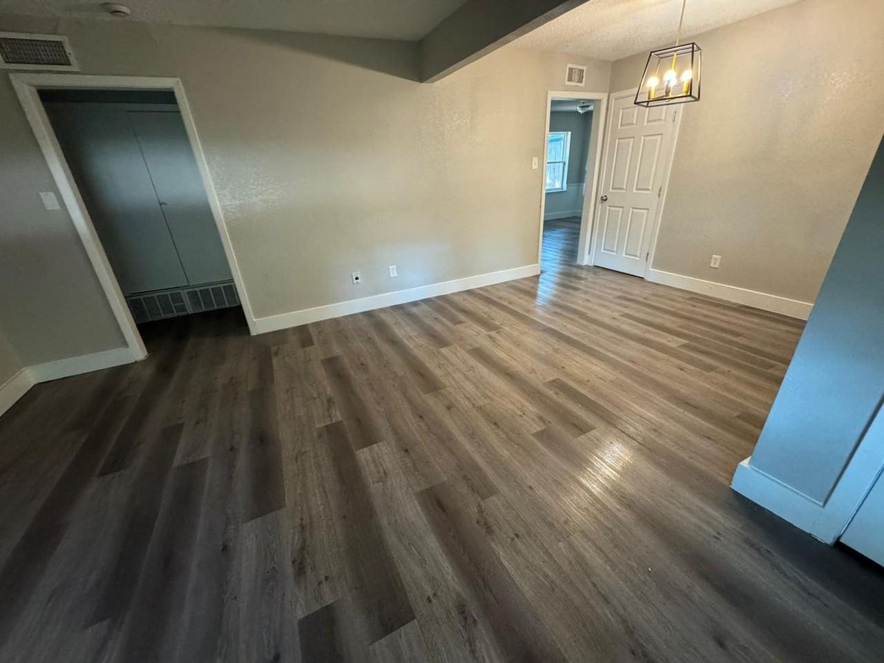 3160 Chatsworth Drive - Photo 3 of 18