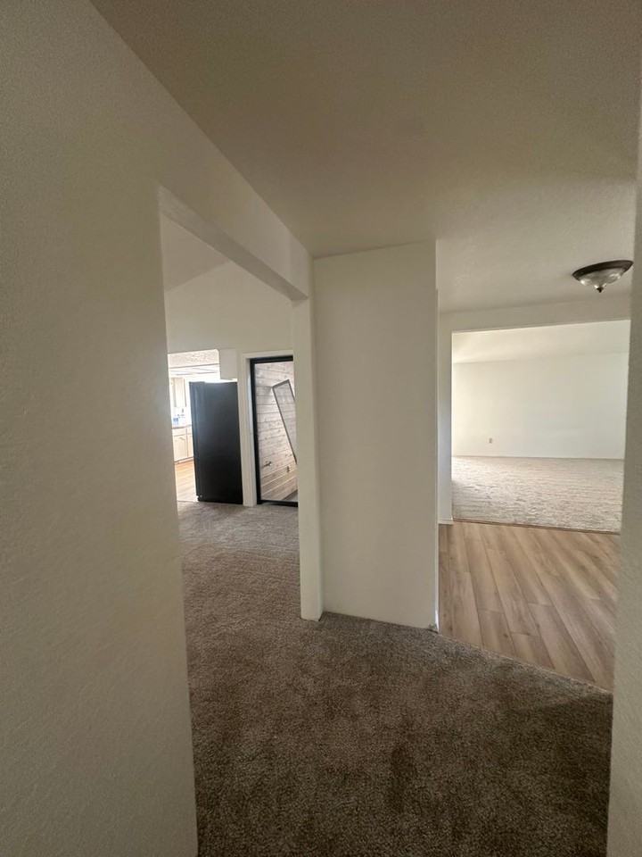 2660 Wilkshire Dr - Photo 4 of 39