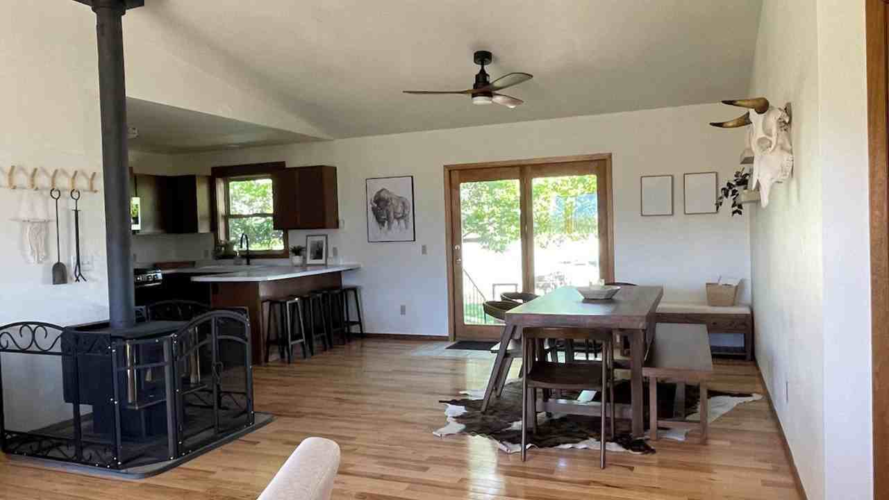 67 Leo Dr - Photo 3 of 7