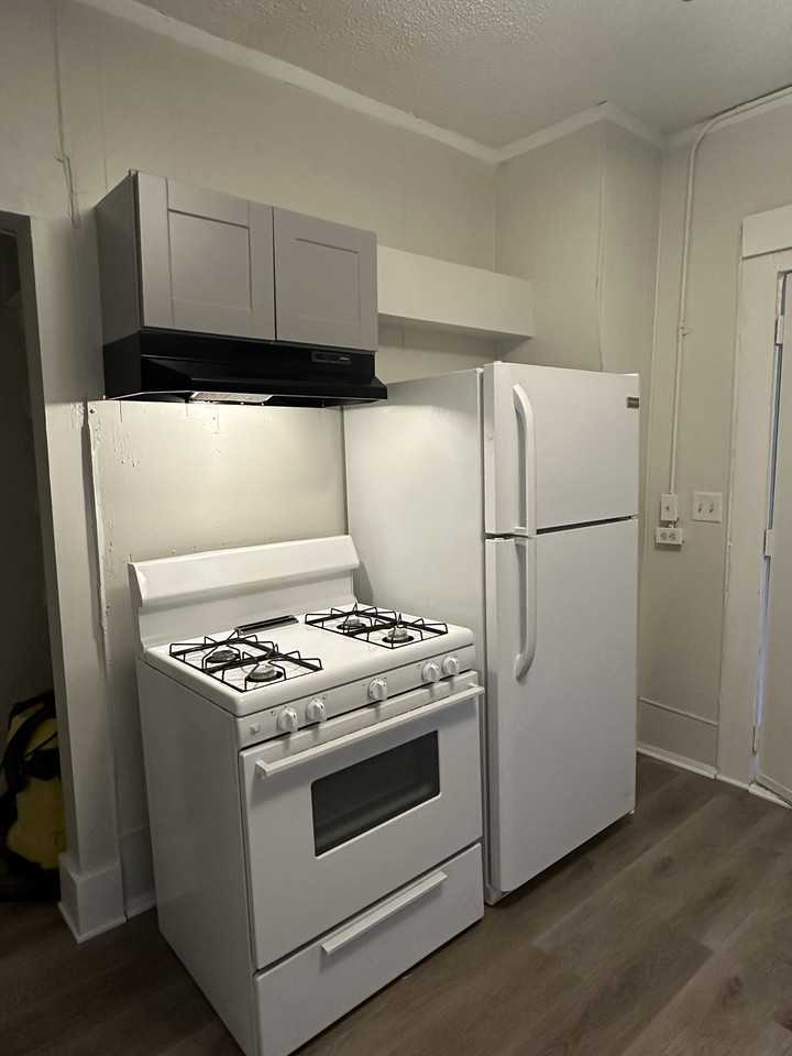 512 N Hickory St - Photo 2 of 9