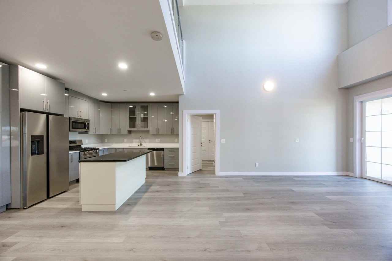 330 East Central Street - Photo 6 of 50