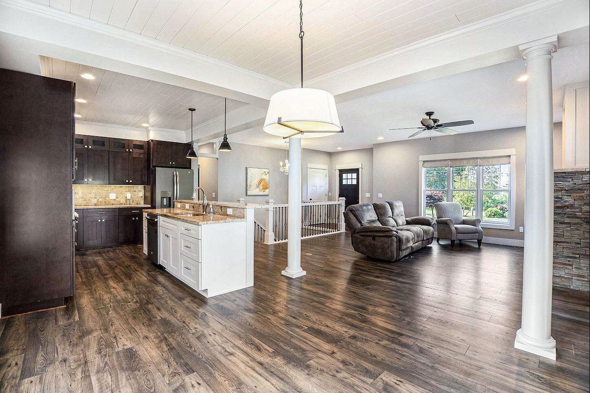 1398 N Lakeshore Dr - Photo 5 of 12