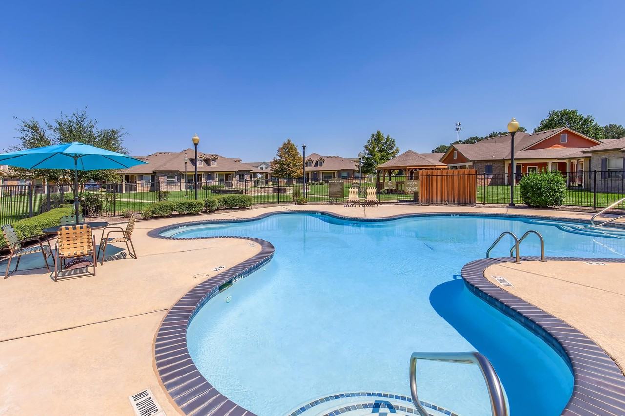 The Vistas of Lake Charles - Photo 3 of 43