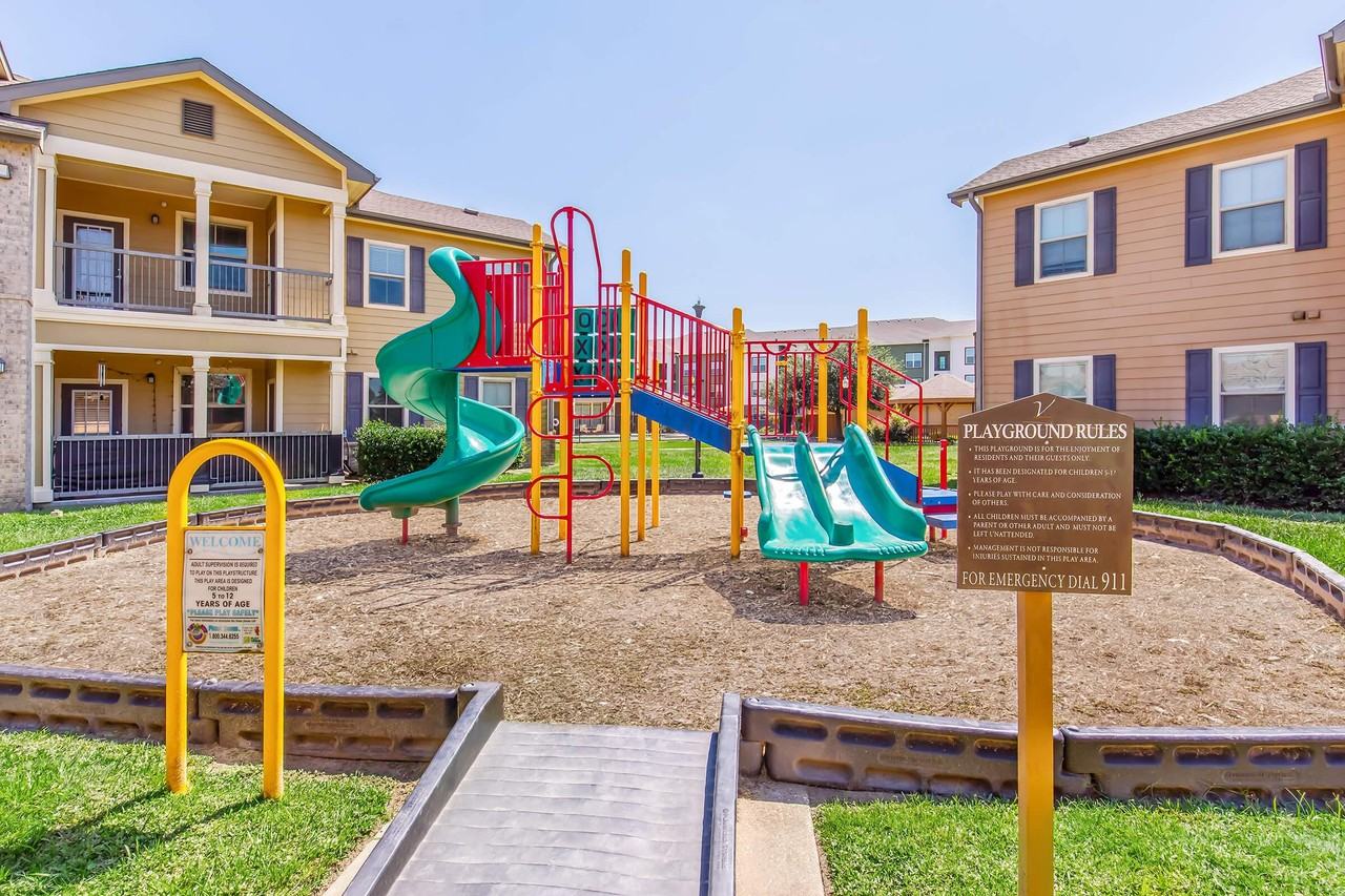 The Vistas of Lake Charles - Photo 7 of 43