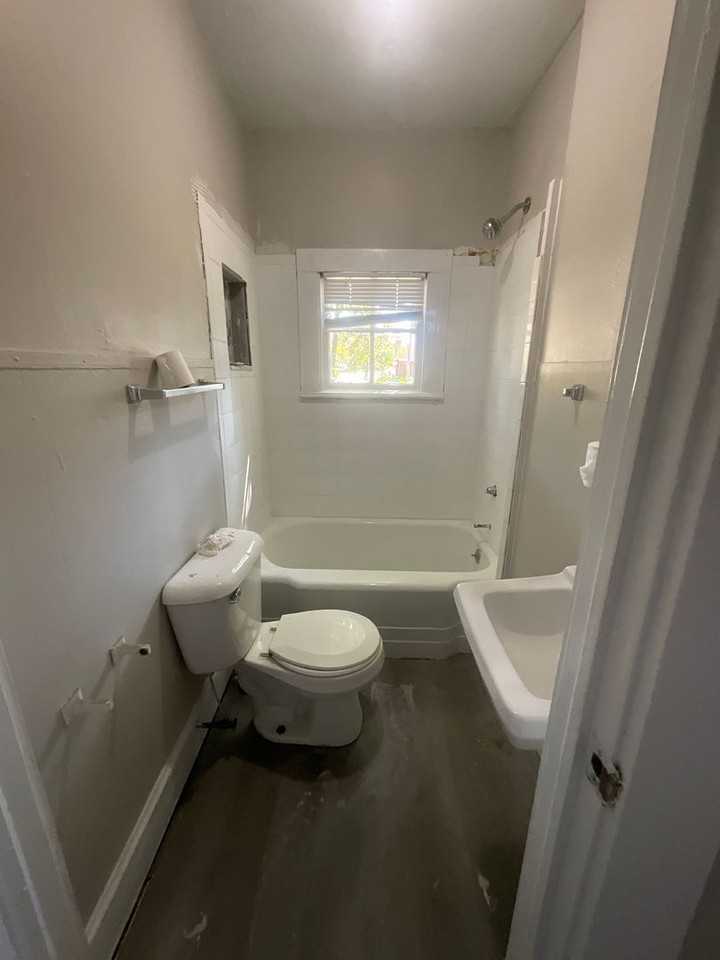 108 Brainard Avenue - Photo 4 of 9